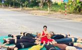 Thái Bình: Tập yoga, tạo dáng chụp hình giữa đường, 14 'chị em' bị xử phạt