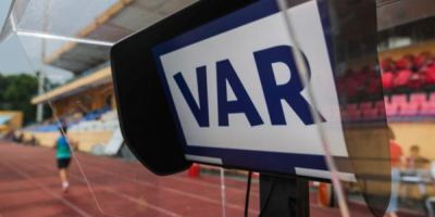 Bóng đá Việt Nam và bước tiến với công nghệ VAR