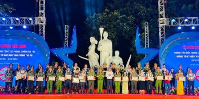Công an Hà Nội được nhận Thư khen của Chủ tịch UBND thành phố Hà Nội tại Lễ tuyên dương, vinh danh gương điển hình tiên tiến phòng, chống ma túy