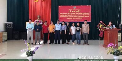 Ra mắt Câu lạc bộ Nông dân với pháp luật cấp thôn đầu tiên của huyện Đình Lập