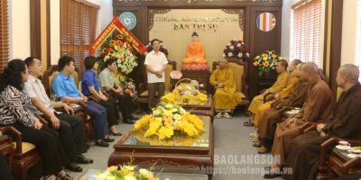 Ủy ban MTTQ và các tổ chức chính trị - xã hội của tỉnh thăm, chúc mừng Ban Trị sự Giáo hội Phật Giáo tỉnh nhân dịp Lễ Phật đản năm 2024