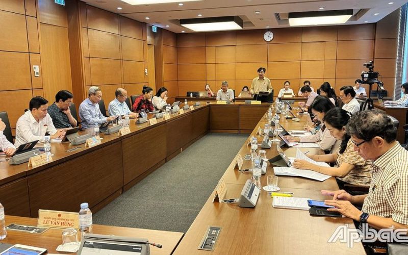 Đoàn ĐBQH tỉnh Tiền Giang thảo luận dự án Luật Thuế giá trị gia tăng (sửa đổi)