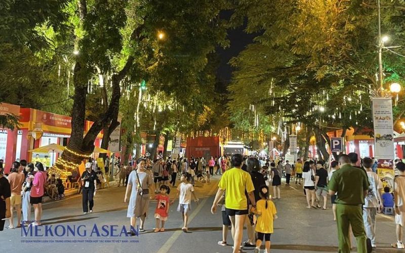 Hà Nội tạm cấm các sự kiện thương mại ở phố đi bộ Hoàn Kiếm