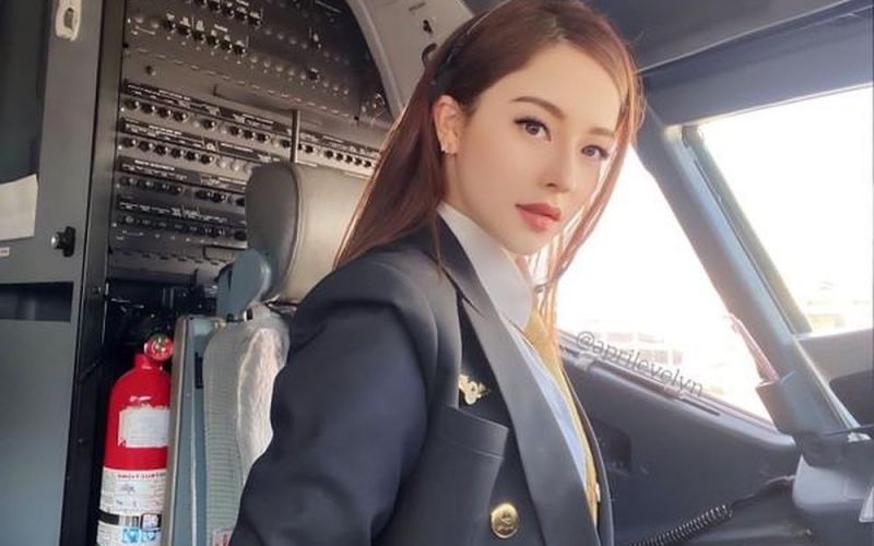 Rời đồng phục bay, nữ phi công đẹp nhất Thái Lan gây bão mạng