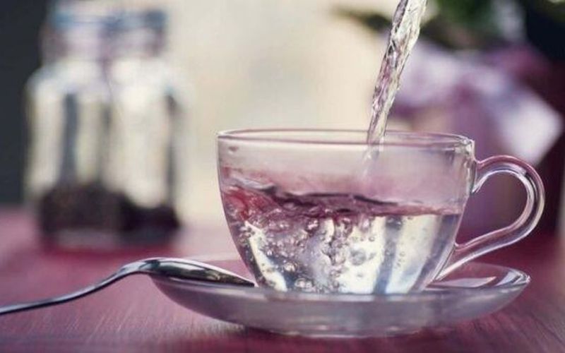 Uống nước ấm trước khi đi ngủ có tác dụng gì?