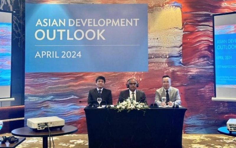 ADB: Đầu tư công là đầu tàu cho tăng trưởng kinh tế Việt Nam