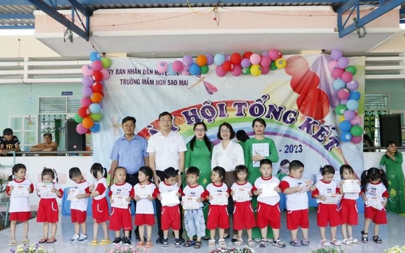 'Ánh sáng Vĩnh Tân' - Góp phần nâng cao giáo dục địa phương