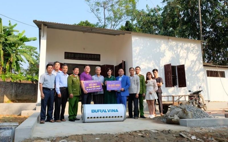 Bàn giao nhà tình nghĩa hỗ trợ gia đình khó khăn thôn Dư Ba (Phú Thọ)