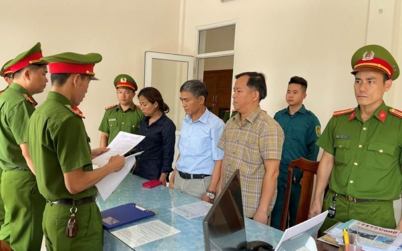 Bắt 3 nguyên Trưởng phòng Giáo dục ở Quảng Nam về tội Nhận hối lộ
