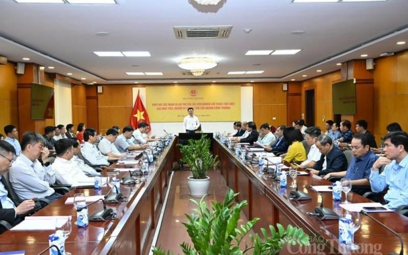 Bộ trưởng Nguyễn Hồng Diên giao 5 nhiệm vụ trọng tâm cho các Viện nghiên cứu ngành Công Thương