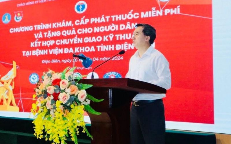Bộ Y tế và Hội Thầy thuốc trẻ Việt Nam chăm sóc sức khỏe miễn phí, tặng quà, tri ân người dân Điện Biên