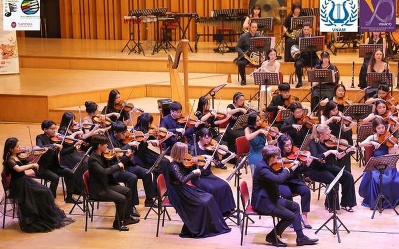 Dàn nhạc giao hưởng Trẻ thế giới thăng hoa trong đêm nhạc đầu tiên tại Việt Nam