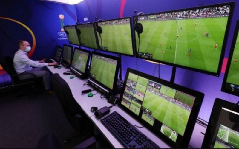 FIFA đang xem xét quyết định sử dụng VAR tại V-League