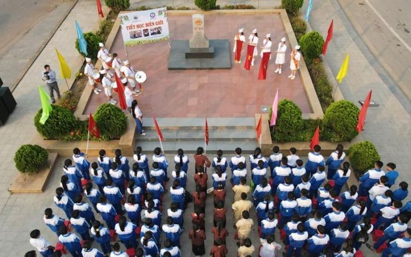 Hàng trăm học sinh Quảng Trị tham gia 'Tiết học biên giới'