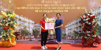 Him Lam Thường Tín bàn giao sổ hồng cho cư dân