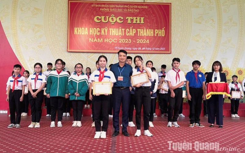 Học sinh trường THCS Lê Quý Đôn giành giải Nhất Cuộc thi KHKT cấp thành phố