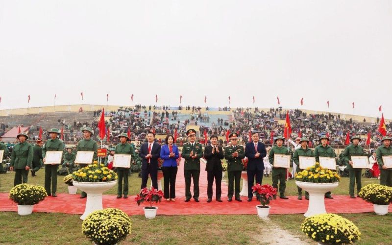 Huyện Phúc Thọ hoàn thành giao hơn 190 tân binh cho các đơn vị nhận quân