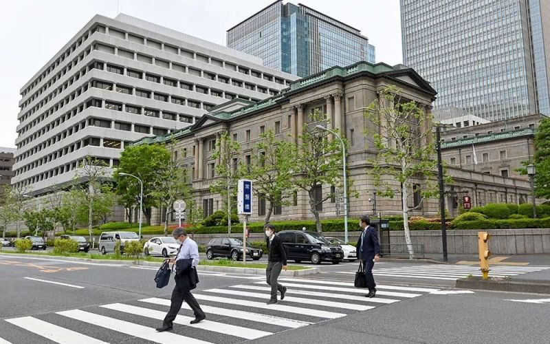Kinh tế Nhật Bản: Đưa lãi suất thoát khỏi vùng âm là chưa đủ
