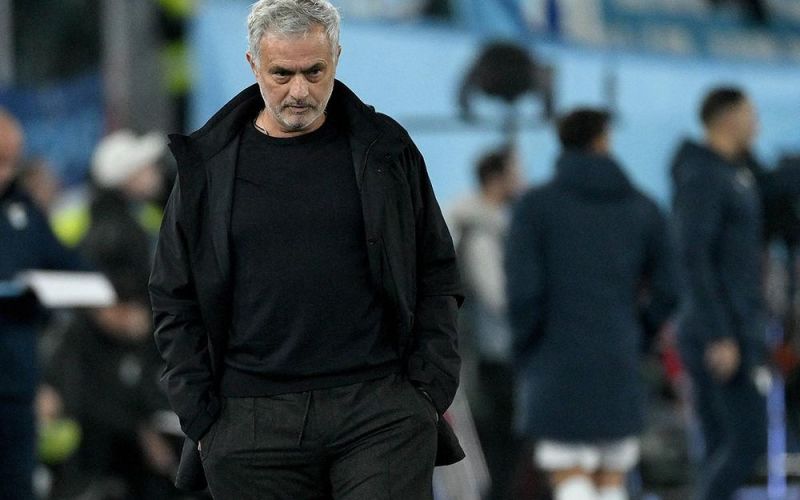 Mourinho gây choáng, nhận hơn 100 triệu USD từ việc bị sa thải