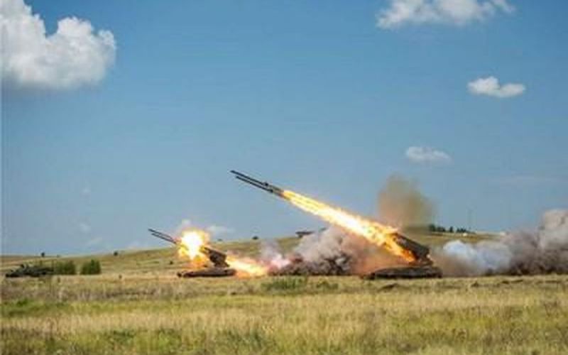 Quân sự thế giới hôm nay (21-4): Nga tăng cường sản xuất pháo phản lực nhiệt áp TOS-1A