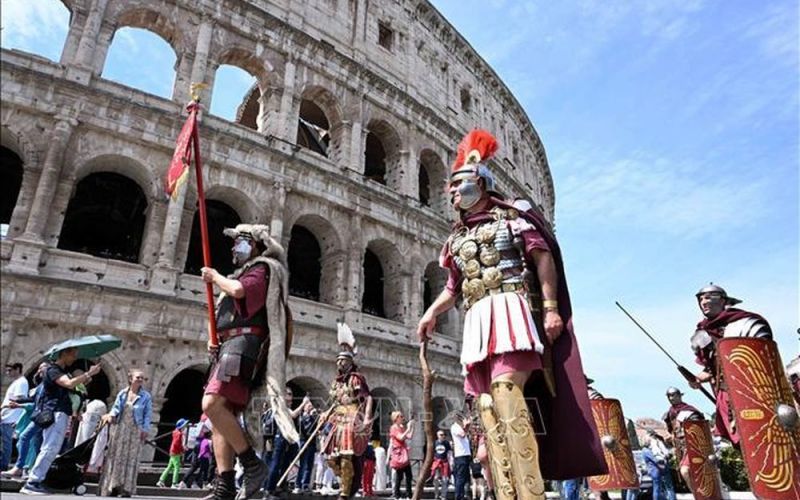Rộn ràng 'sinh nhật' thành phố Rome 2.777 tuổi