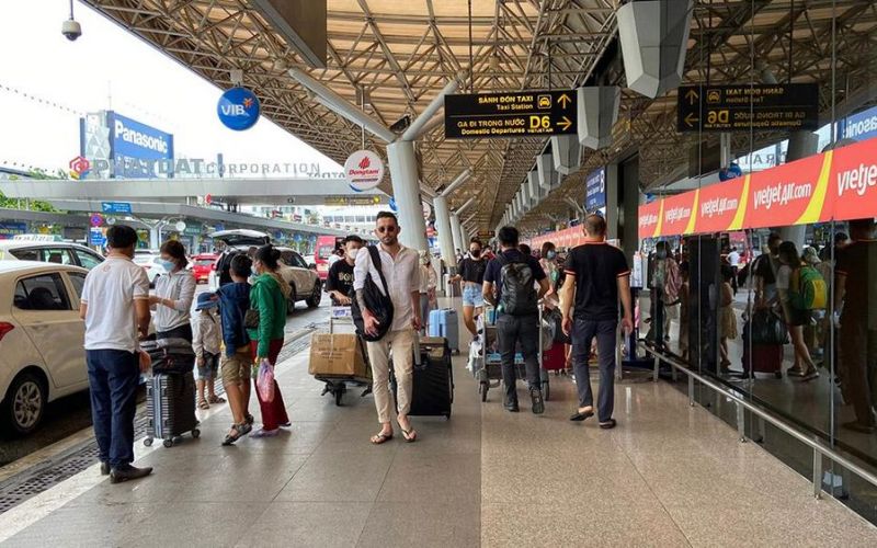Sân bay Tân Sơn Nhất đón gần 150.000 hành khách trong ngày mùng 5 Tết