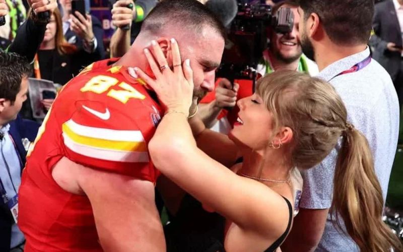 Taylor Swift giúp nhà mốt 'cháy hàng' sau Super Bowl