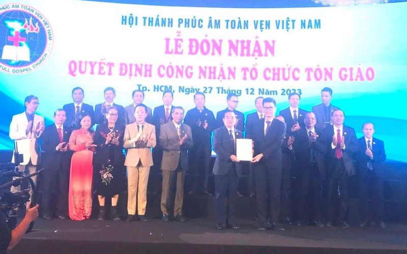 Trao Quyết định công nhận tổ chức tôn giáo đối với Hội thánh Phúc âm Toàn vẹn Việt Nam