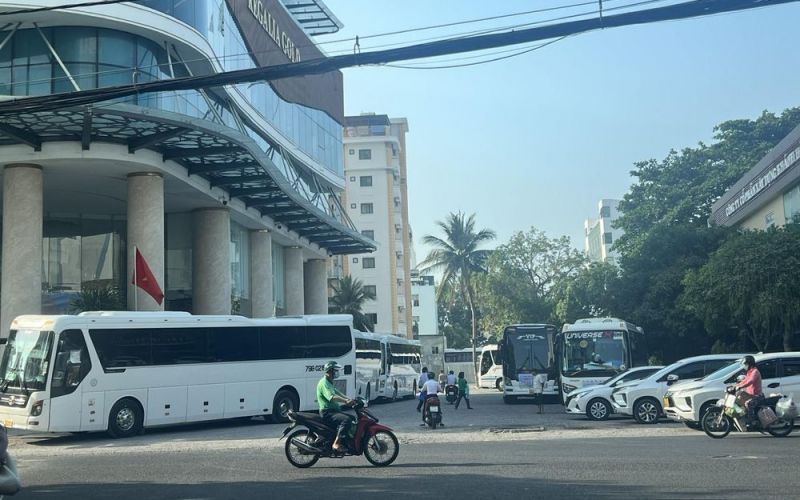 Về bài 'Bãi đậu xe trái phép gây rối loạn giao thông': UBND TP. Nha Trang chỉ đạo xử lý