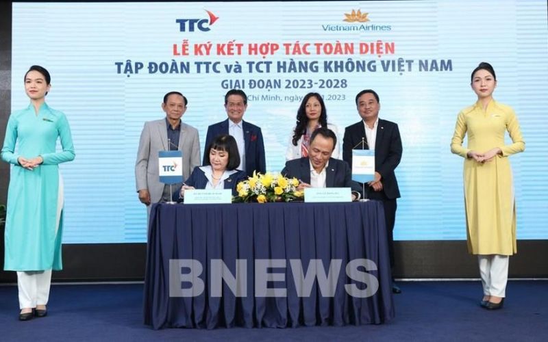 Vietnam Airlines và Tập đoàn TTC ký kết hợp tác toàn diện